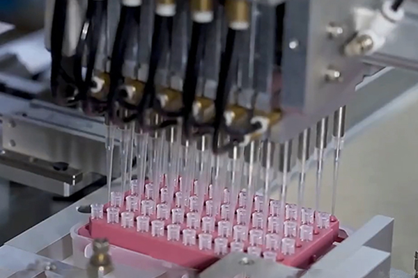 移液吸头自动塞芯装盒机：高效精准的智能装配解决规划